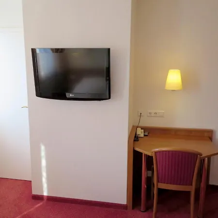 Find Hotel